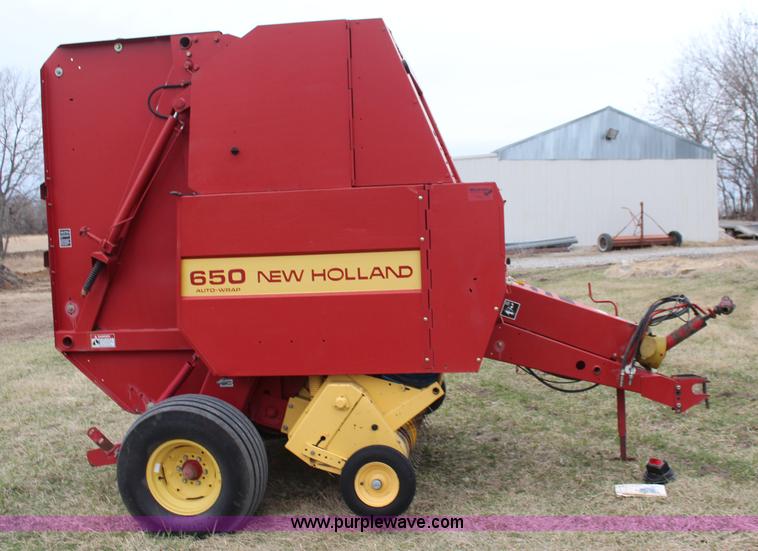 image for item K8992 1993 New Holland 650 round baler
