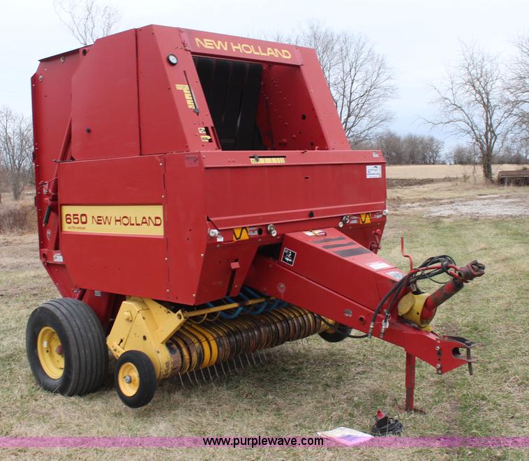 image for item K8992 1993 New Holland 650 round baler