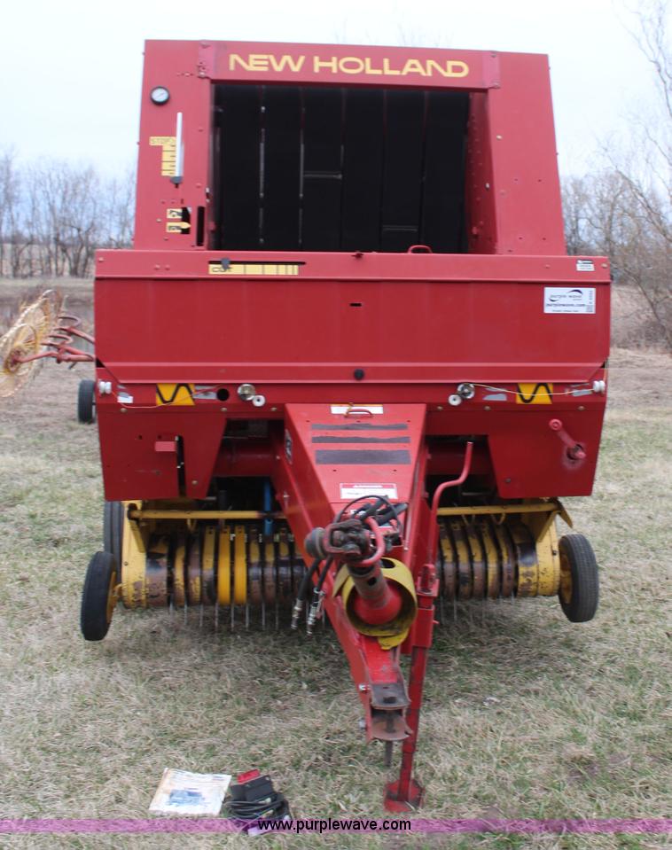 image for item K8992 1993 New Holland 650 round baler