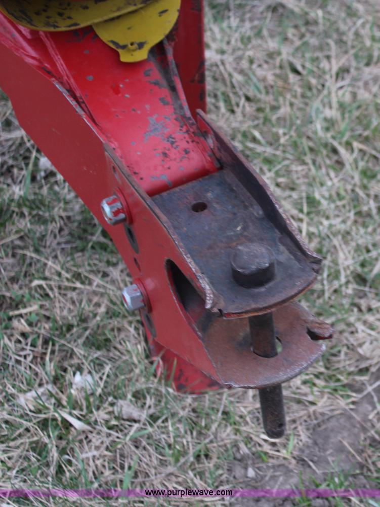 image for item K8992 1993 New Holland 650 round baler