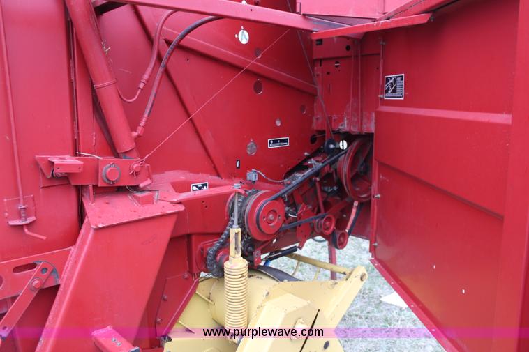 image for item K8992 1993 New Holland 650 round baler
