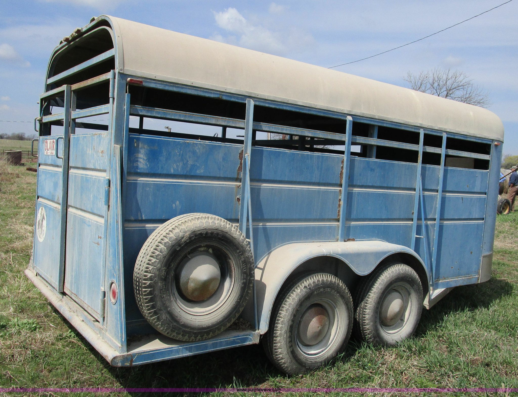 1982 Blair livestock trailer in Erie, KS Item BA9334 sold Purple Wave