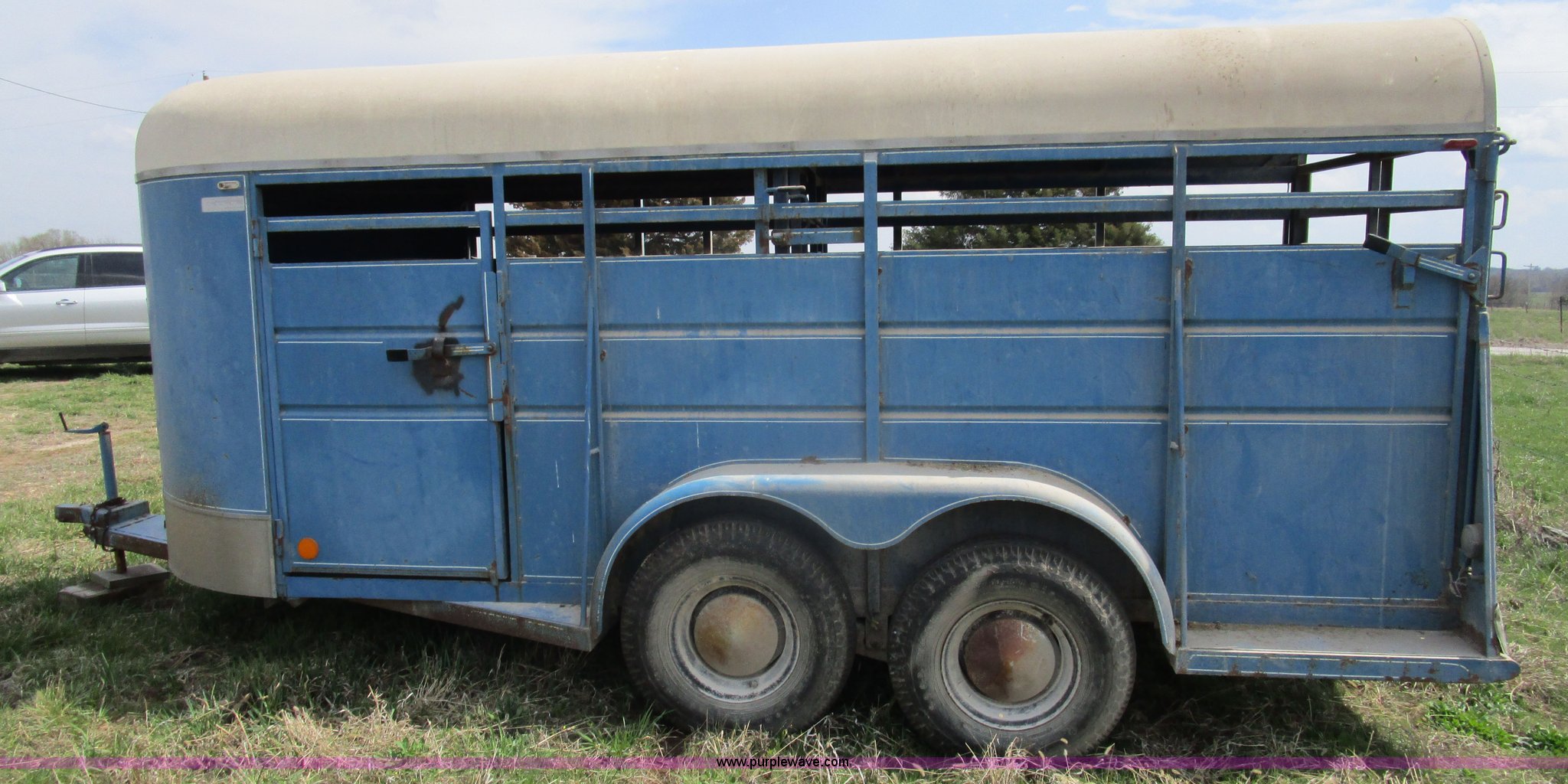 1982 Blair livestock trailer in Erie, KS Item BA9334 sold Purple Wave