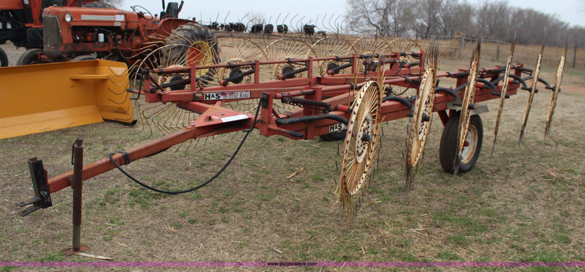 H&S bifold hay rake in Conway Springs, KS Item F7574 sold Purple Wave
