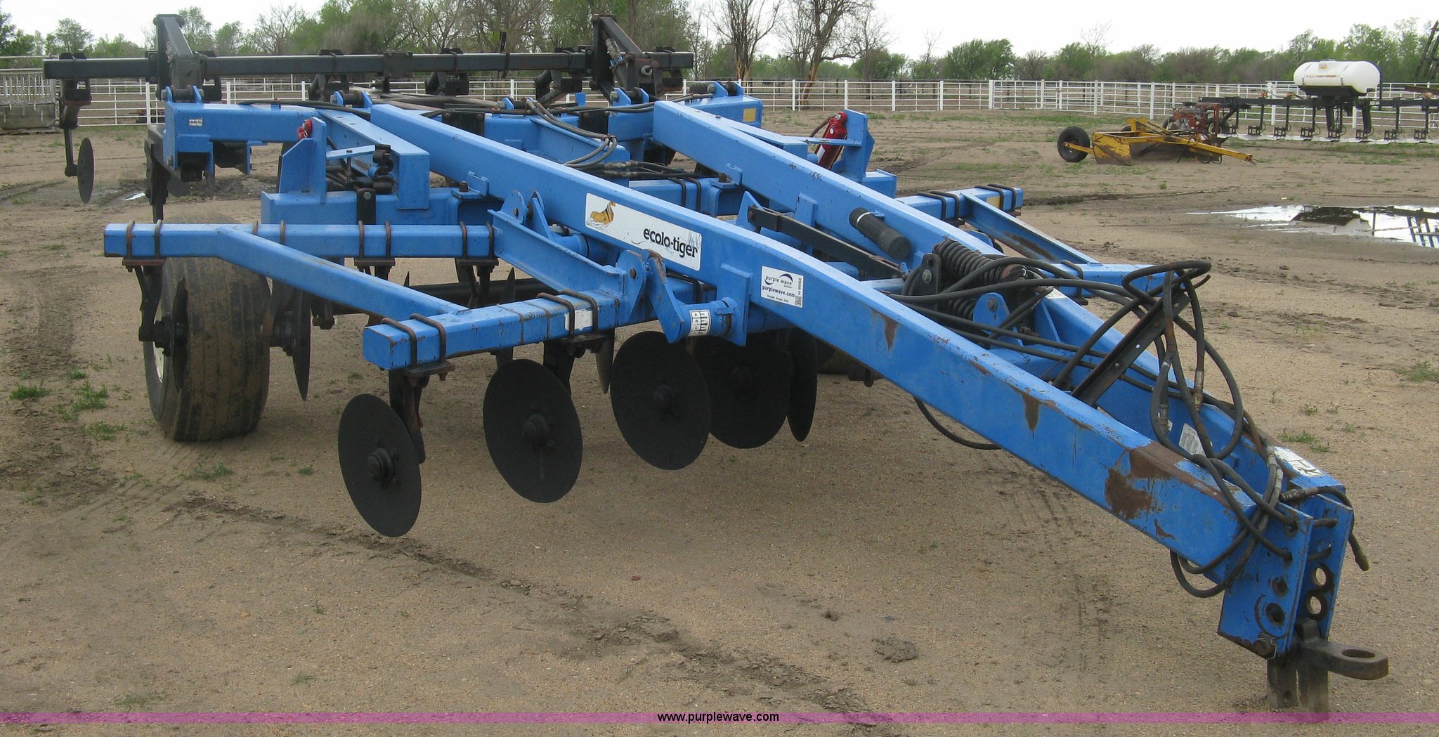 DMI Ecolo-Tiger 530 disk ripper in Kinsley, KS | Item H8662 sold ...