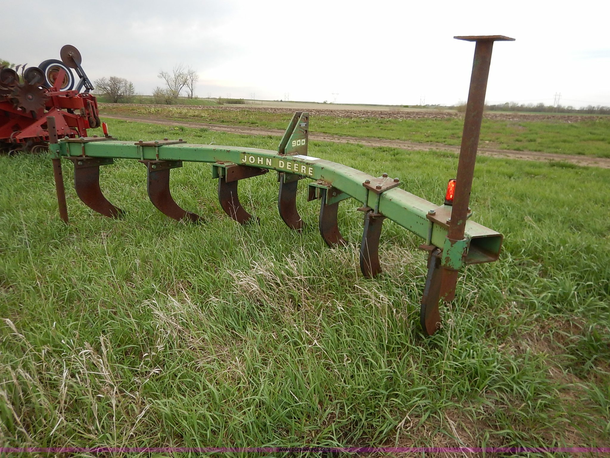 John Deere 900 seven shank ripper in Gridley, KS Item K7409 sold