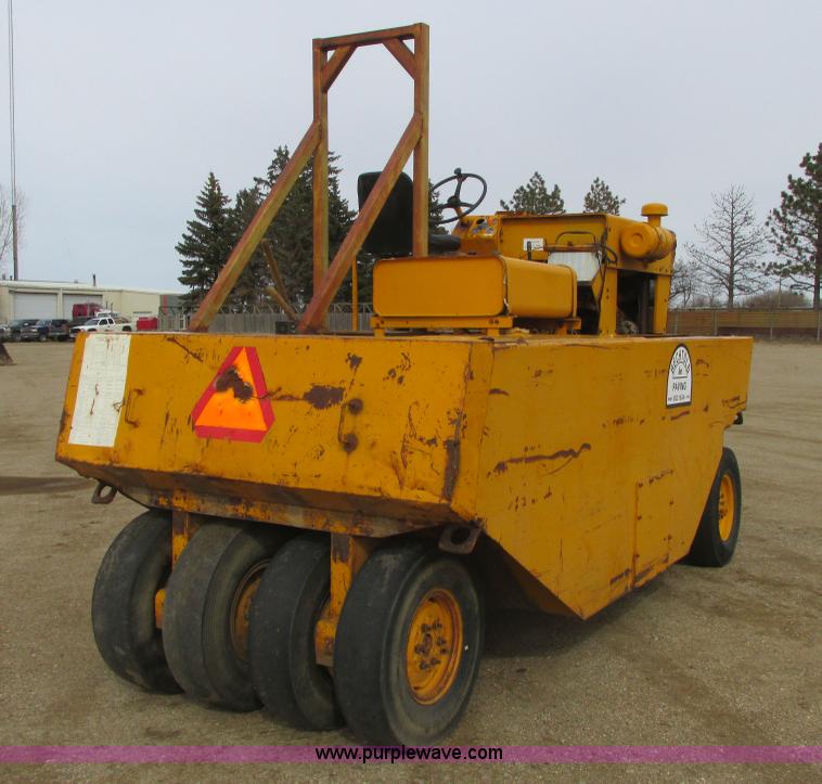 image for item A8773 Bros SB3000 Roll-O-Pactor pneumatic roller