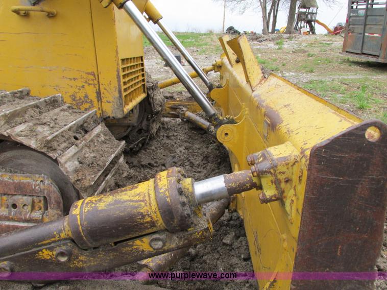 image for item AC9288 1994 Komatsu D65PX-12 dozer