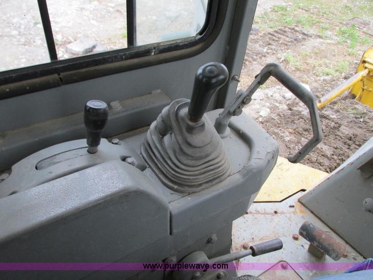 image for item AC9288 1994 Komatsu D65PX-12 dozer