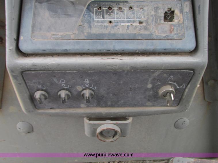 image for item AC9288 1994 Komatsu D65PX-12 dozer