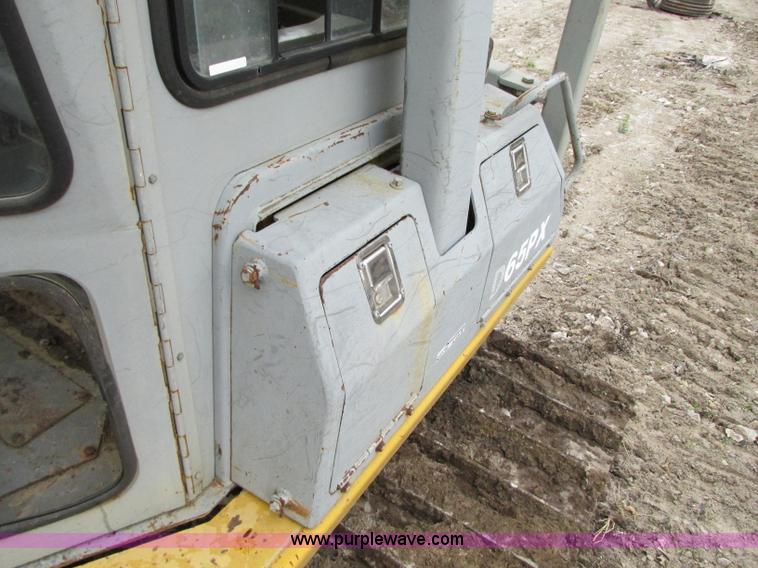 image for item AC9288 1994 Komatsu D65PX-12 dozer