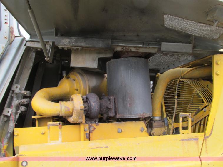 image for item AC9288 1994 Komatsu D65PX-12 dozer