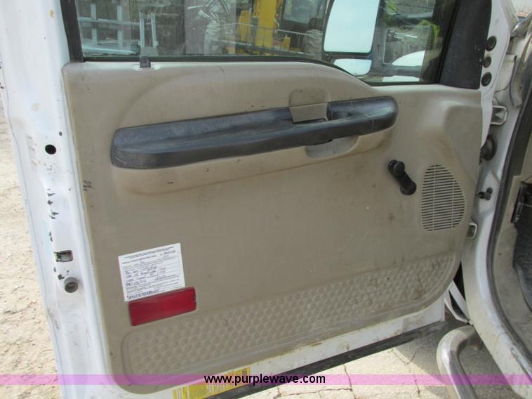 image for item AC9293 2005 Ford F450 Super Duty XL service truck