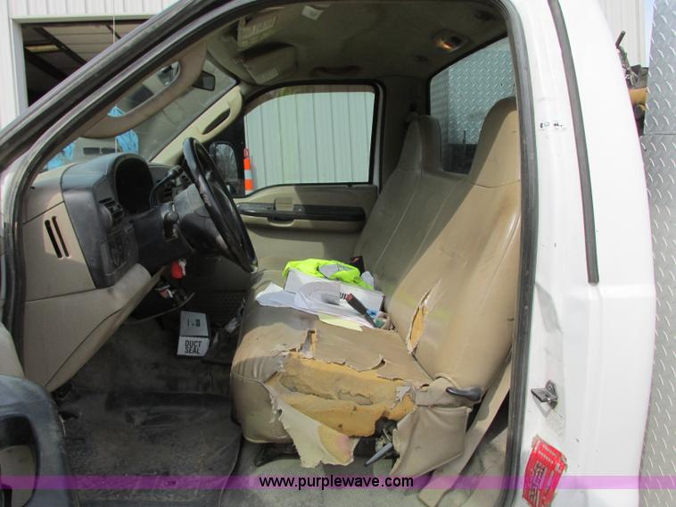 image for item AC9293 2005 Ford F450 Super Duty XL service truck