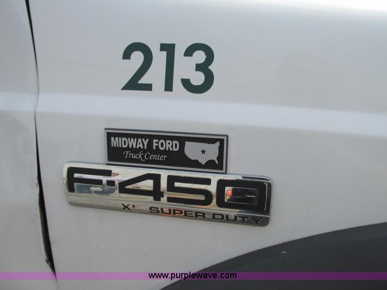 image for item AC9293 2005 Ford F450 Super Duty XL service truck