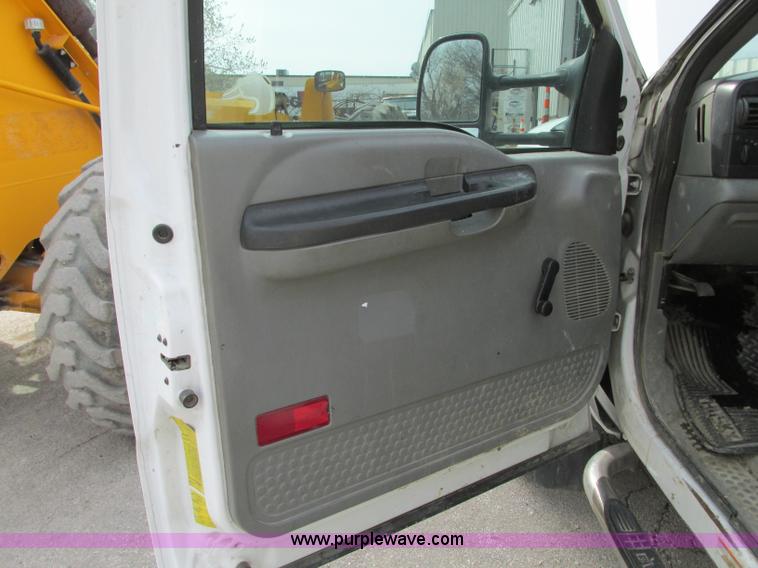 image for item AC9294 2006 Ford F450 Super Duty XL service truck