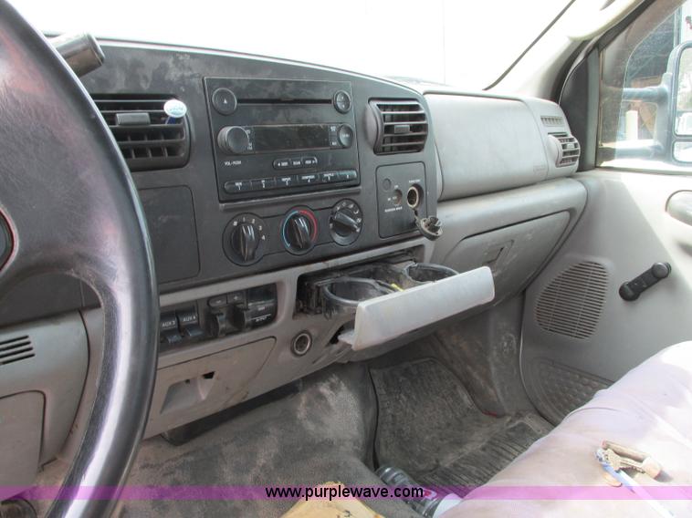 image for item AC9294 2006 Ford F450 Super Duty XL service truck