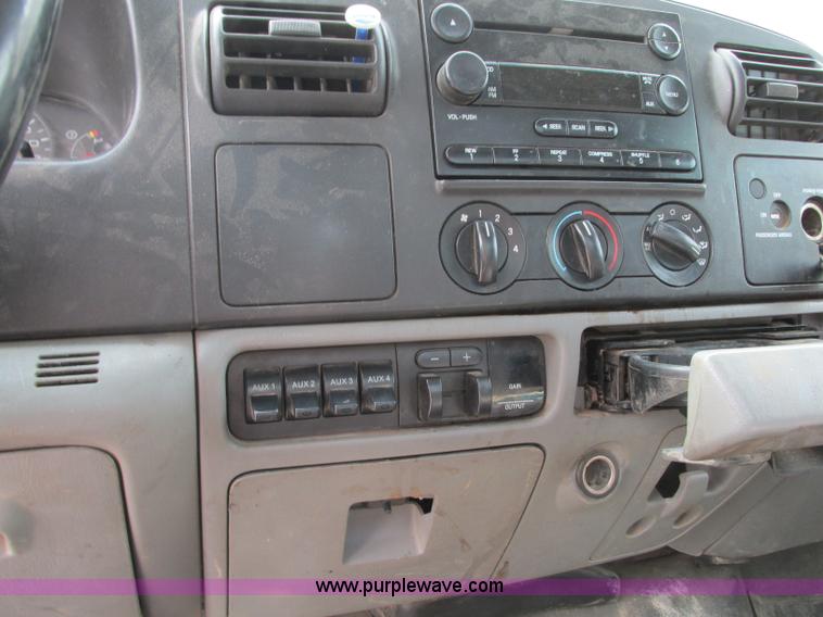 image for item AC9294 2006 Ford F450 Super Duty XL service truck