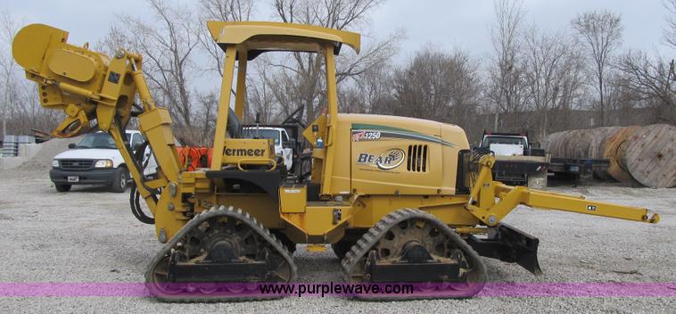 image for item AC9299 2007 Vermeer TRX1250 vibratory plow