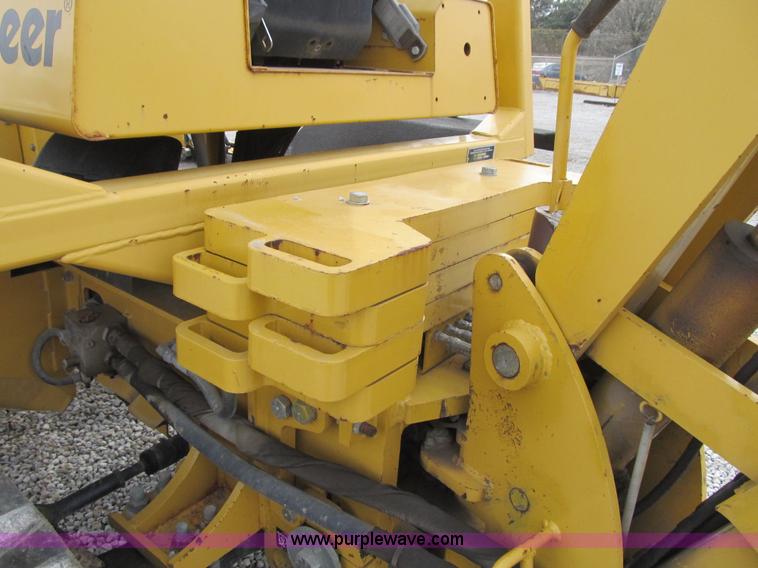 image for item AC9299 2007 Vermeer TRX1250 vibratory plow