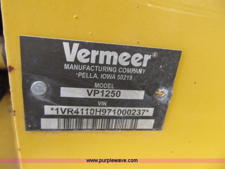 image for item AC9299 2007 Vermeer TRX1250 vibratory plow