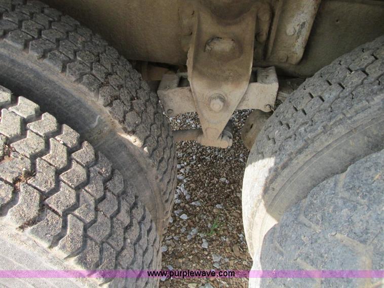 image for item AC9302 1988 International F8300 dump truck