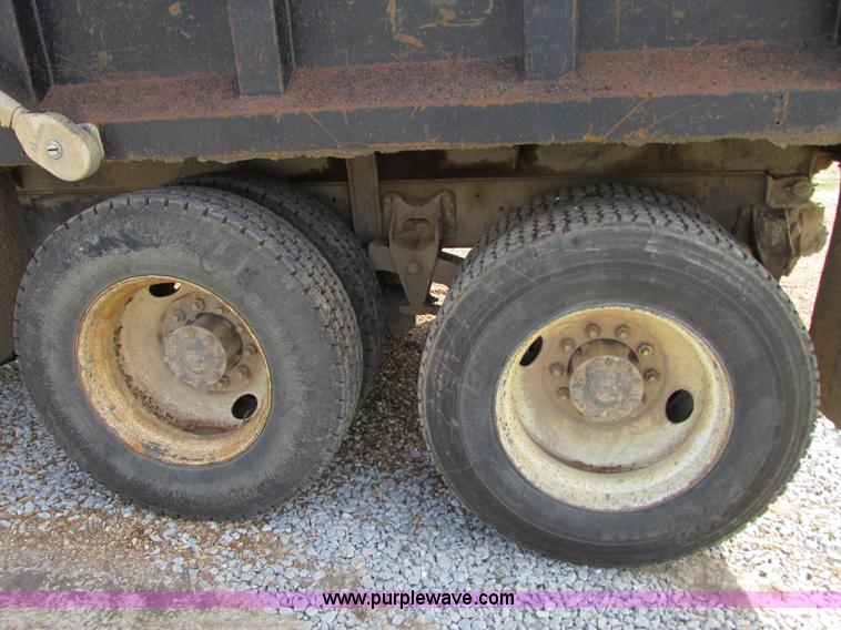 image for item AC9302 1988 International F8300 dump truck