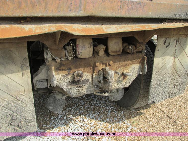 image for item AC9302 1988 International F8300 dump truck