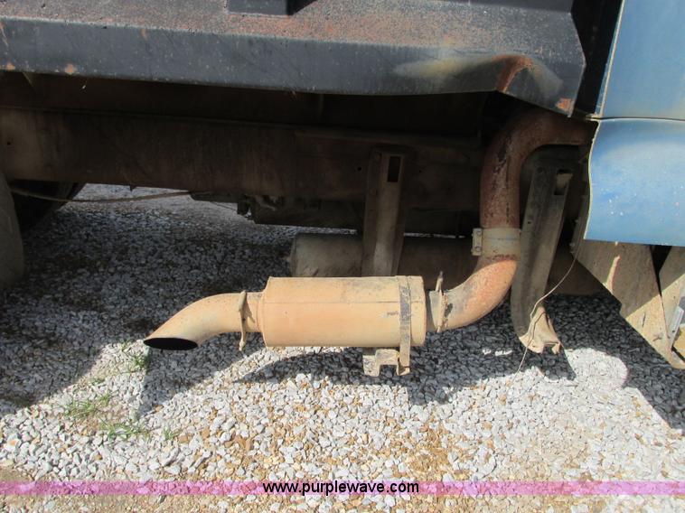 image for item AC9302 1988 International F8300 dump truck