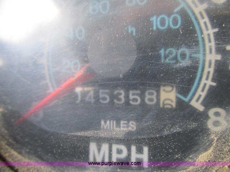 image for item AC9302 1988 International F8300 dump truck