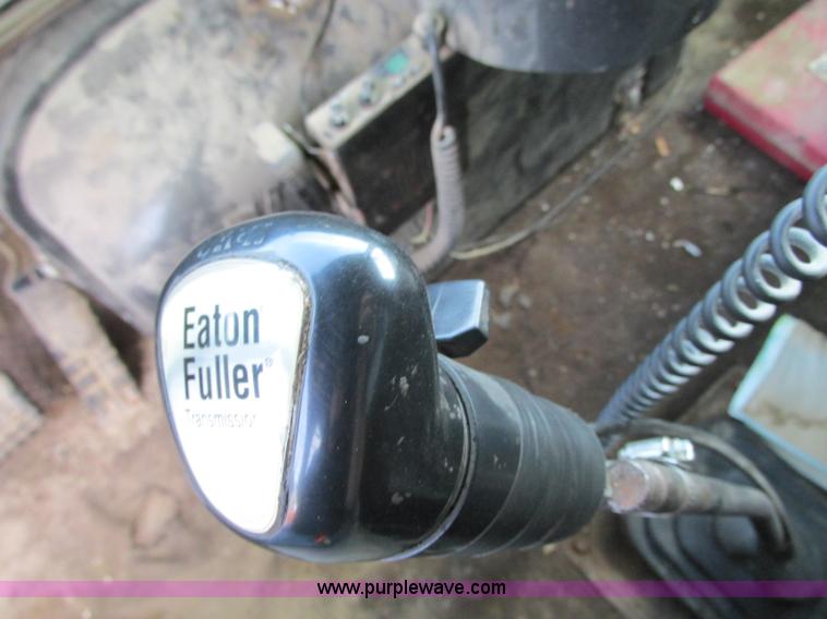 image for item AC9302 1988 International F8300 dump truck