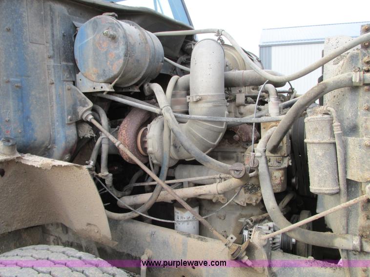 image for item AC9302 1988 International F8300 dump truck