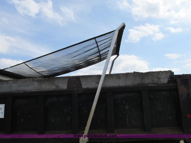 image for item AC9302 1988 International F8300 dump truck