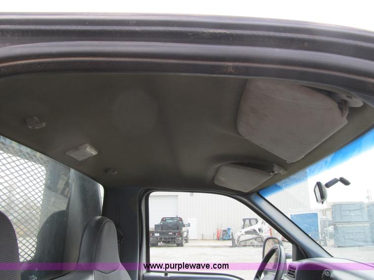 image for item AC9303 1999 Ford F350 Super Duty XL flatbed pickup truck