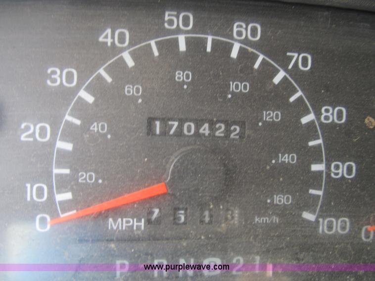 image for item AC9303 1999 Ford F350 Super Duty XL flatbed pickup truck