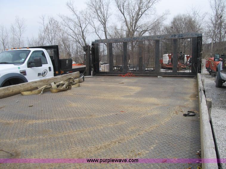 image for item AC9303 1999 Ford F350 Super Duty XL flatbed pickup truck