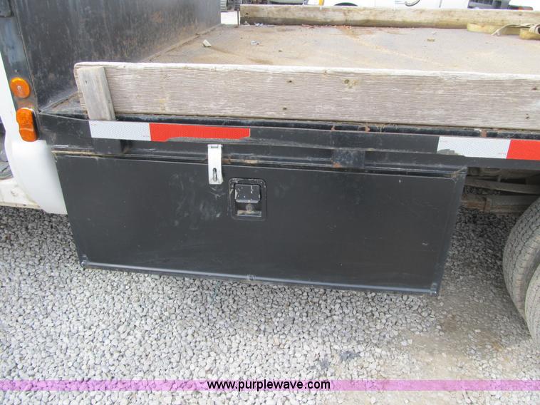 image for item AC9303 1999 Ford F350 Super Duty XL flatbed pickup truck