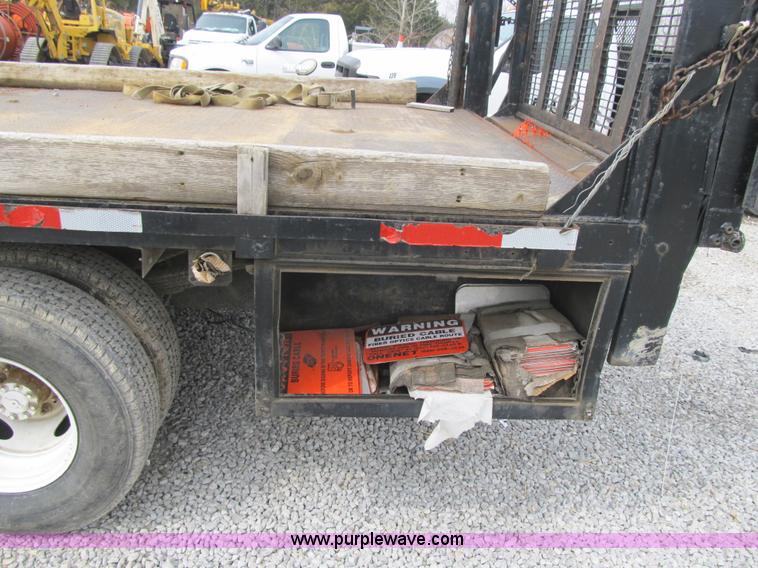 image for item AC9303 1999 Ford F350 Super Duty XL flatbed pickup truck