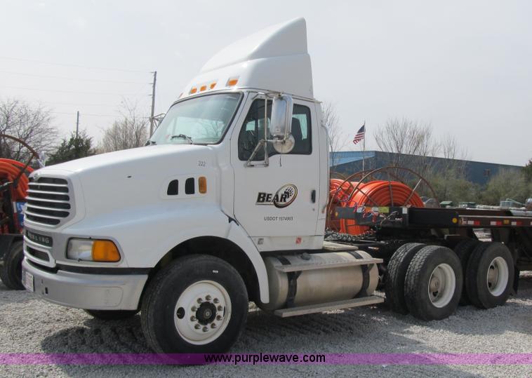 image for item AC9306 2005 Sterling AT9500 semi truck
