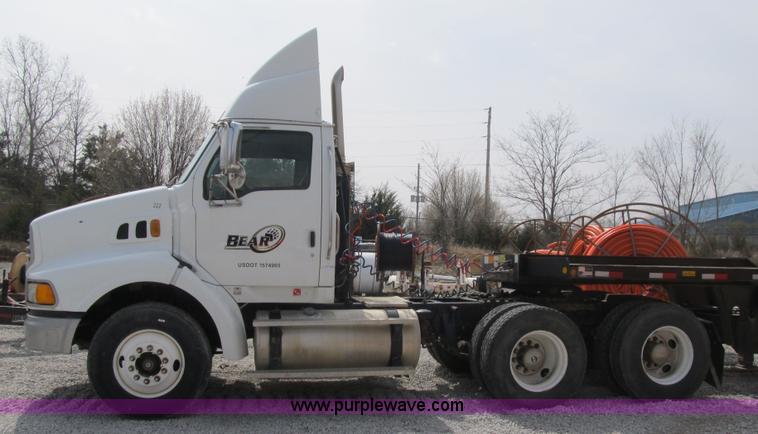 image for item AC9306 2005 Sterling AT9500 semi truck