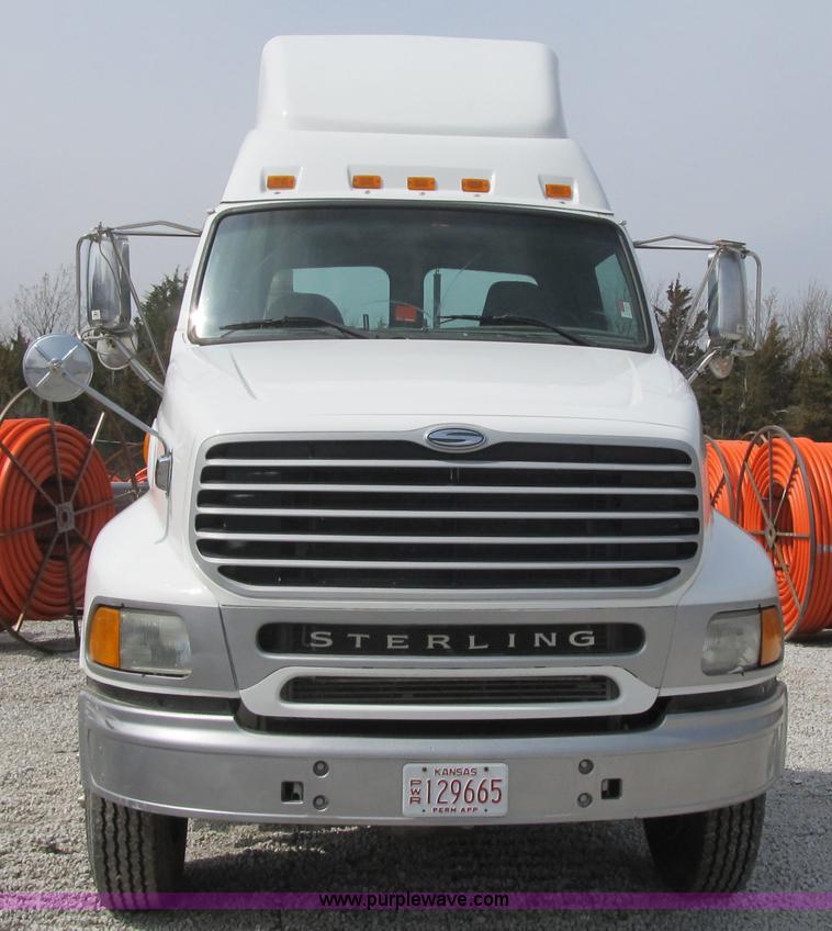 image for item AC9306 2005 Sterling AT9500 semi truck