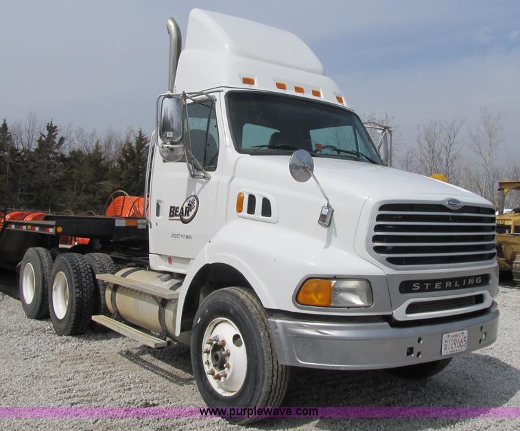 image for item AC9306 2005 Sterling AT9500 semi truck
