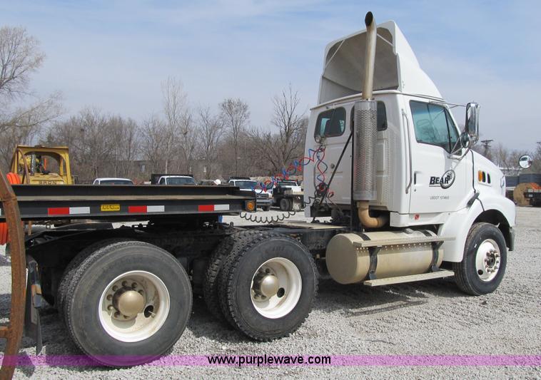 image for item AC9306 2005 Sterling AT9500 semi truck
