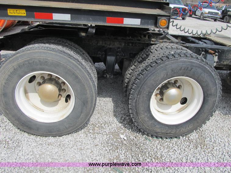 image for item AC9306 2005 Sterling AT9500 semi truck