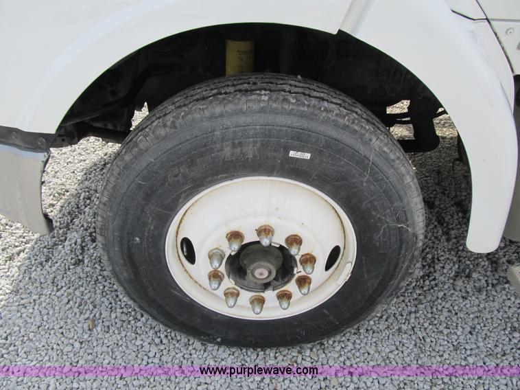 image for item AC9306 2005 Sterling AT9500 semi truck