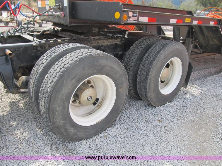 image for item AC9306 2005 Sterling AT9500 semi truck