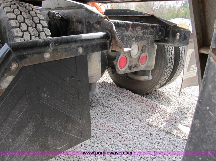 image for item AC9306 2005 Sterling AT9500 semi truck