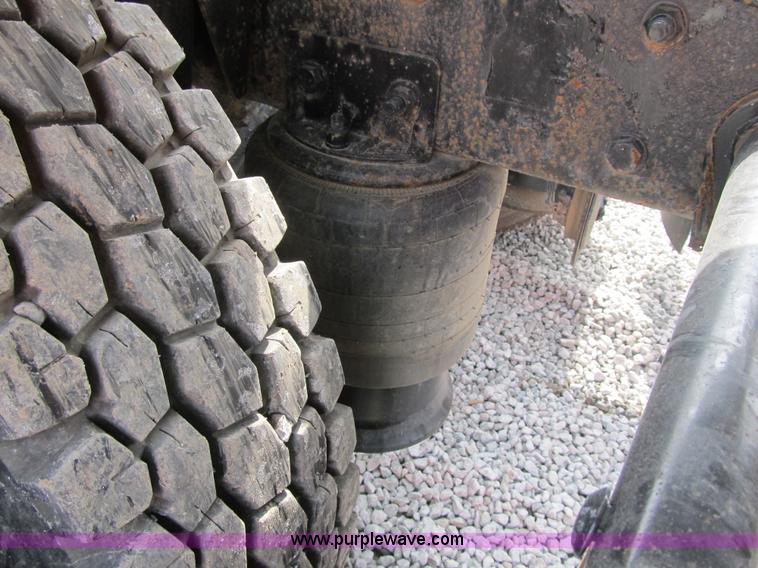 image for item AC9306 2005 Sterling AT9500 semi truck