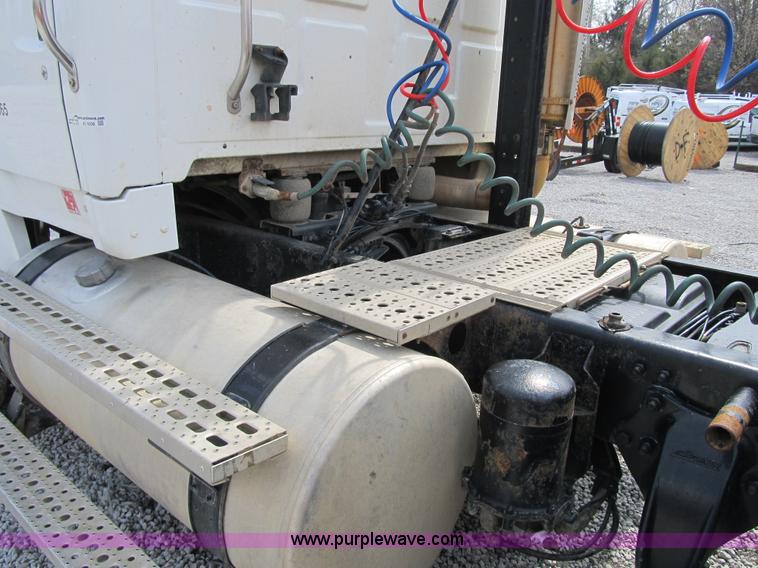 image for item AC9306 2005 Sterling AT9500 semi truck