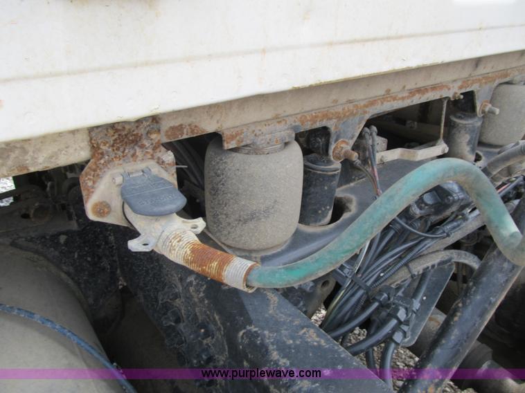 image for item AC9306 2005 Sterling AT9500 semi truck